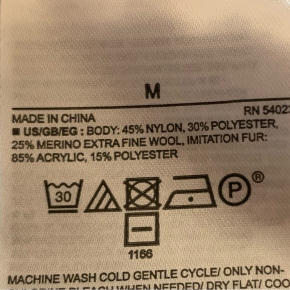 Banana Republic size M Vest New.Merino extrafine Wool/Faux fur/nylon/polyester - Picture 9 of 9